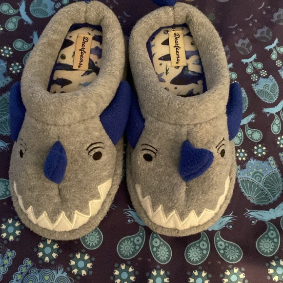 🐶🐶Boys 3 pieces slippers , bottoms , top - Picture 4 of 5